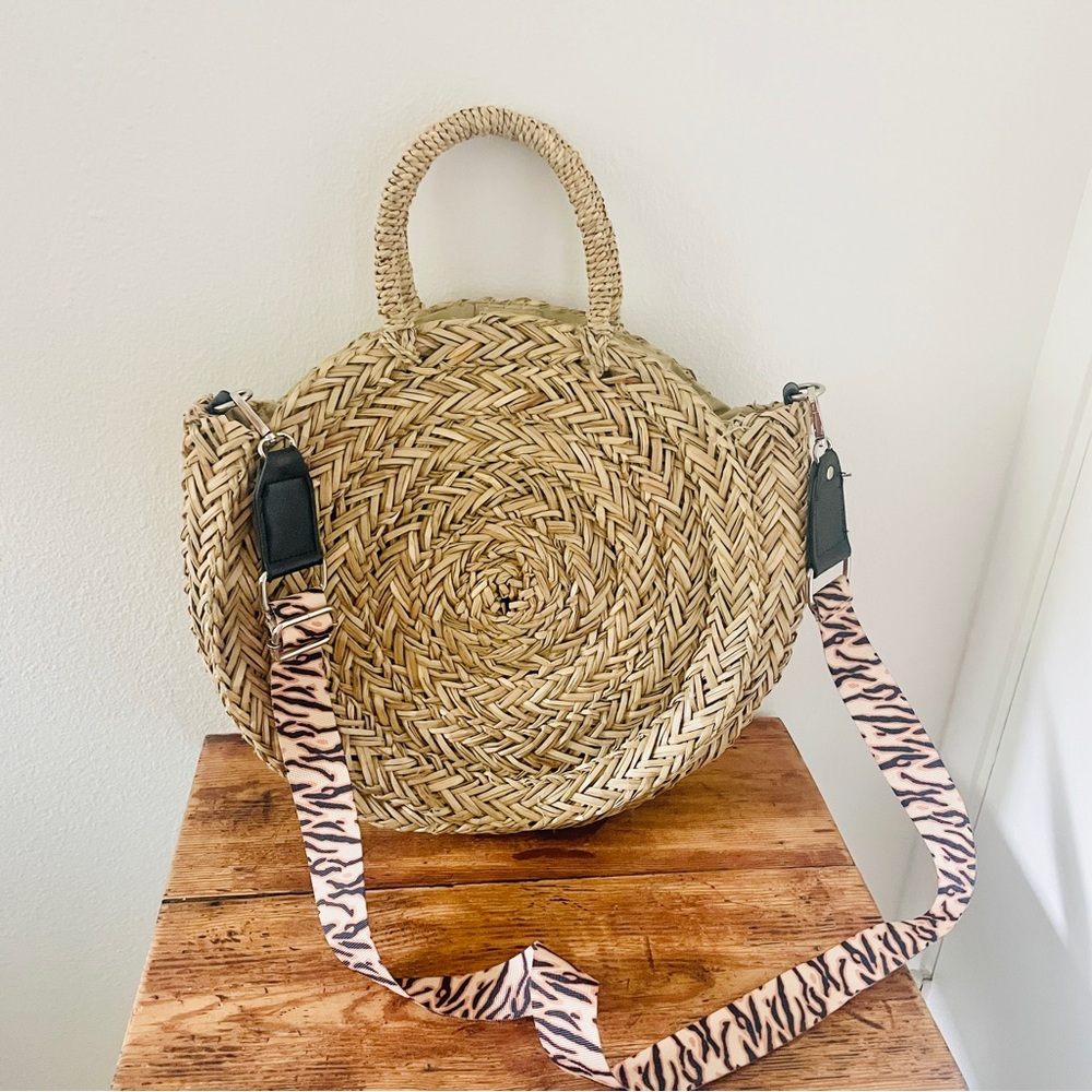 South Beach Round Woven Beach Purse Bag with Animal Print Strap